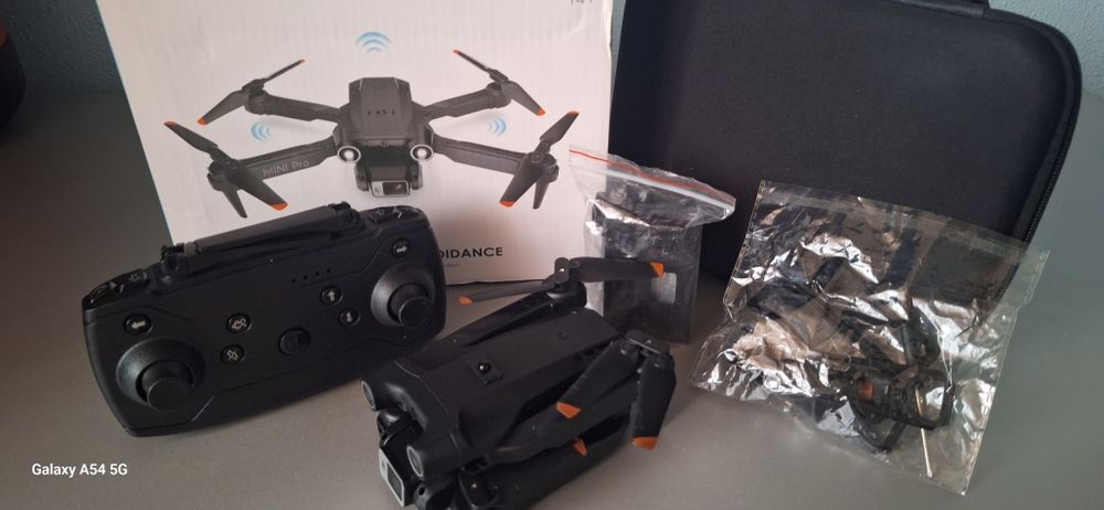 Vand drona noua usor de utilizat