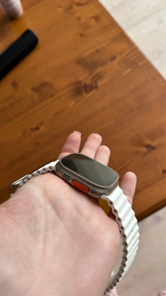 Смарт-часы Apple Watch Ultra Series 2 серебристо-белый