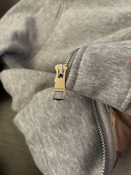 Hanorac burberry gri