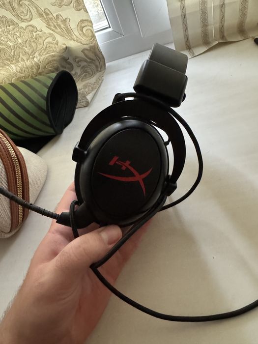 Продам наушники игровые hyper x