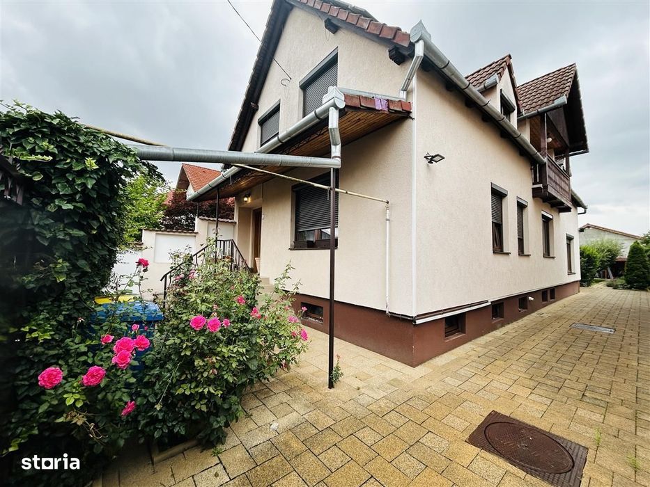 Casa individuala - 5 camere, 210 mp utili + teren de 450 mp-V. Aurie