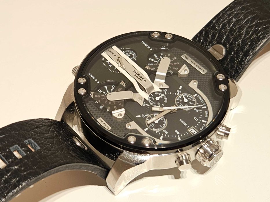 Продаван нов спортен мъжки кварц хронограф три времена"DIESEL"DZ-7313