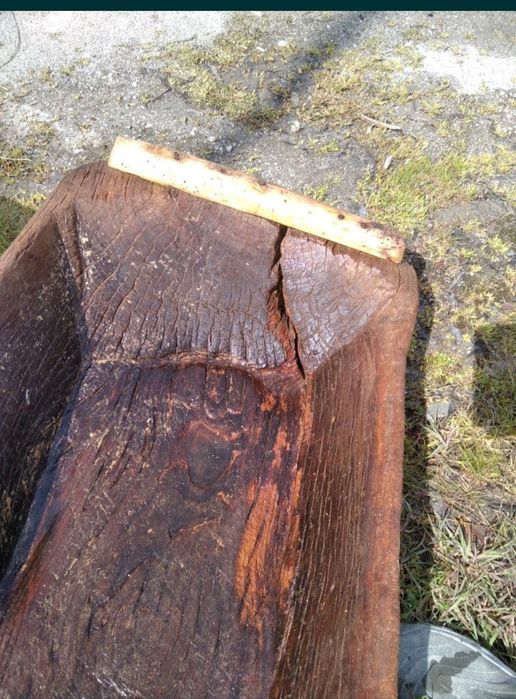 Дървено рало, дървено корито, връшник с ръжен,огрибки и д-р.