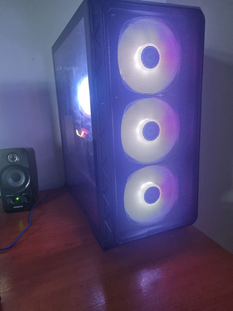 Геймърски компютър с RTX 3080 SUPRIM – готов за всяка игра!