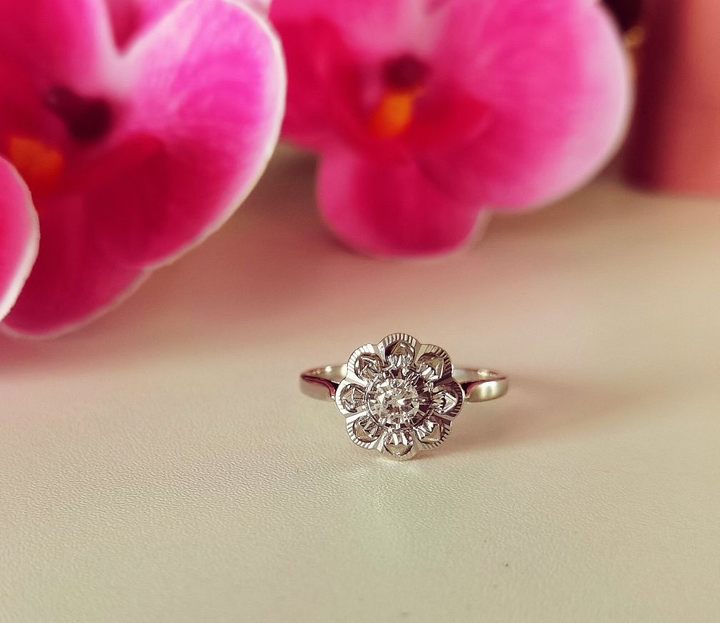 Inel vintage superb din aur de 18K și un diamant de 0.23 ct