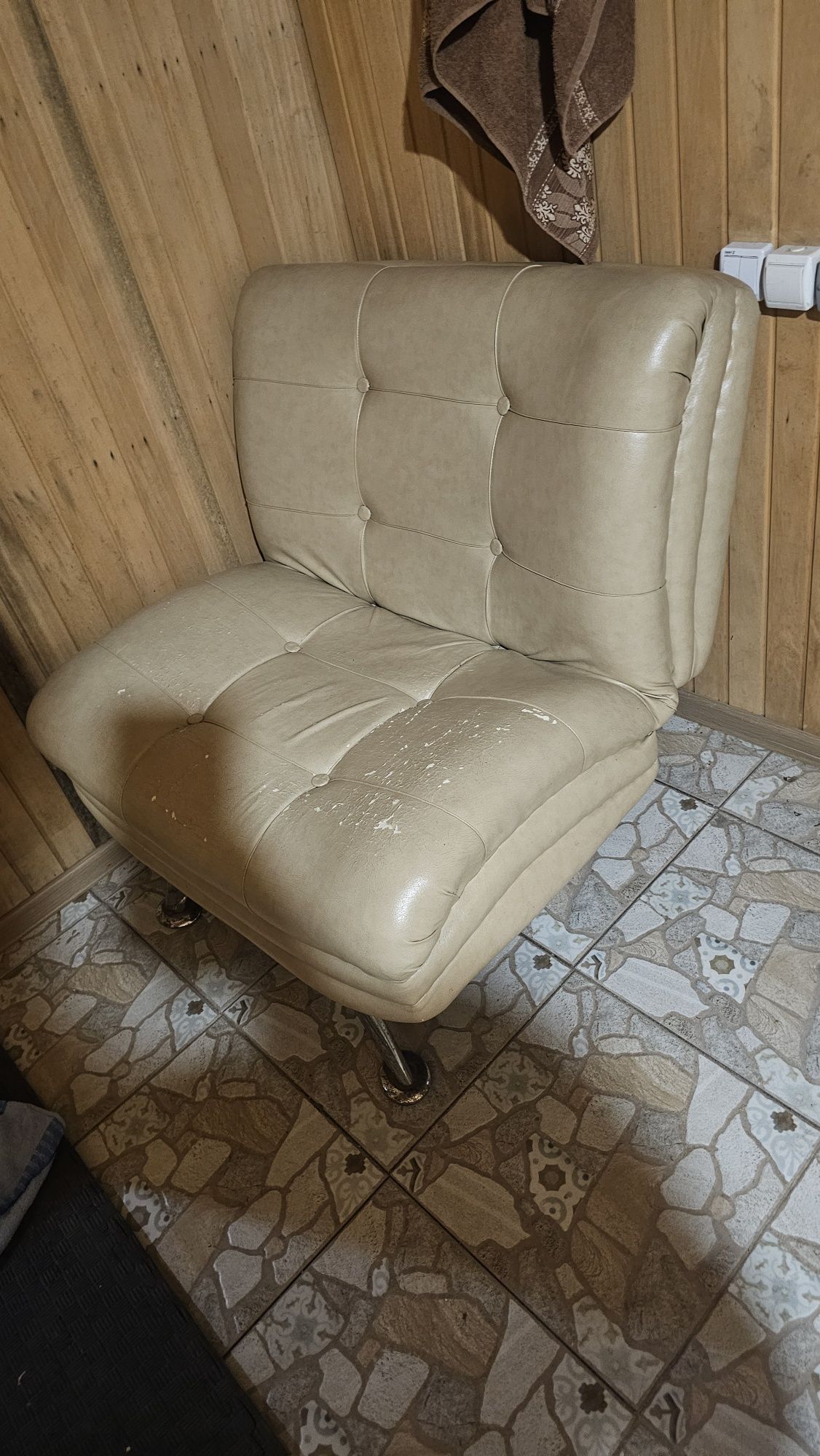 Диван и кресло, мягкие