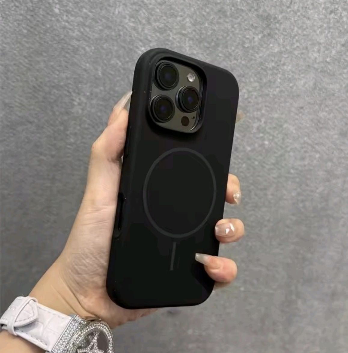Силиконов кейс за Iphone 15