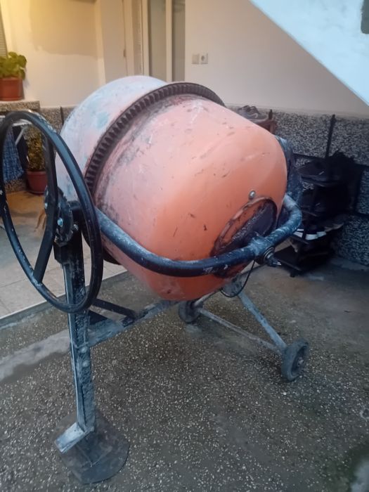 Бетонобъркачка 190 литра