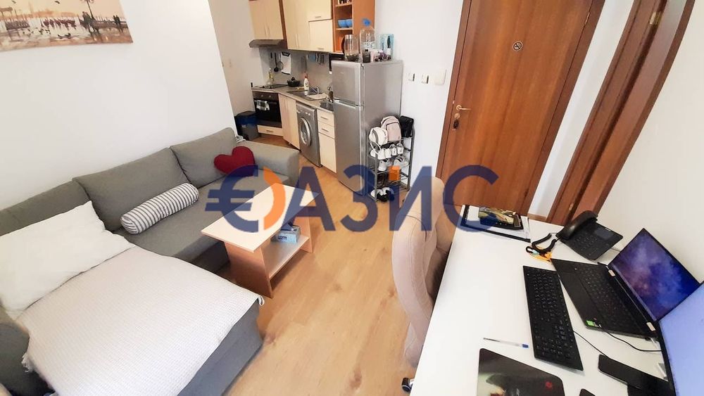 Продава се Тристаен апартамент в к.к. Слънчев бряг - 64 кв.м за 954 €/кв.м - Снимка #2