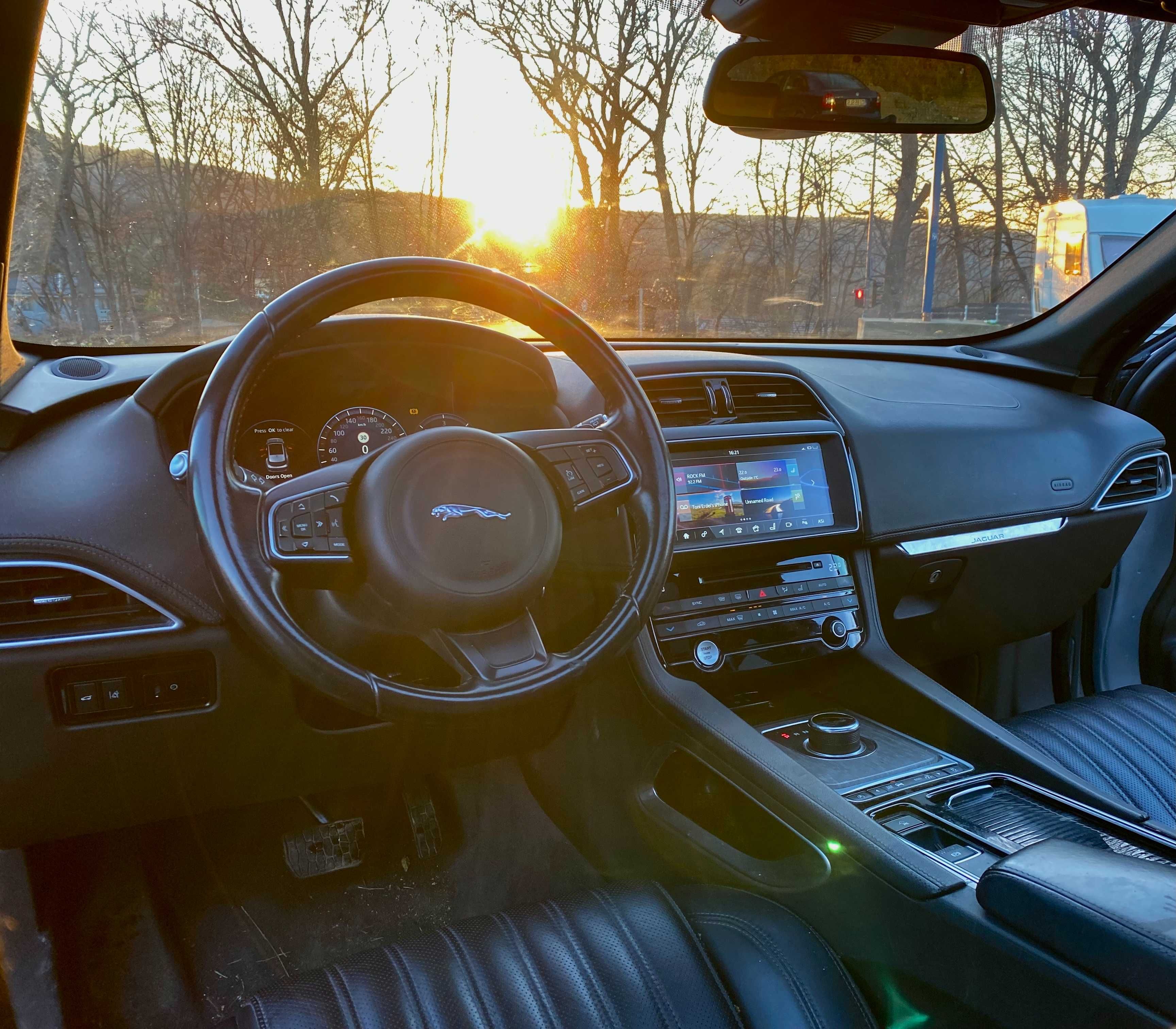 Jaguar F-Pace 2017 pachet Technology