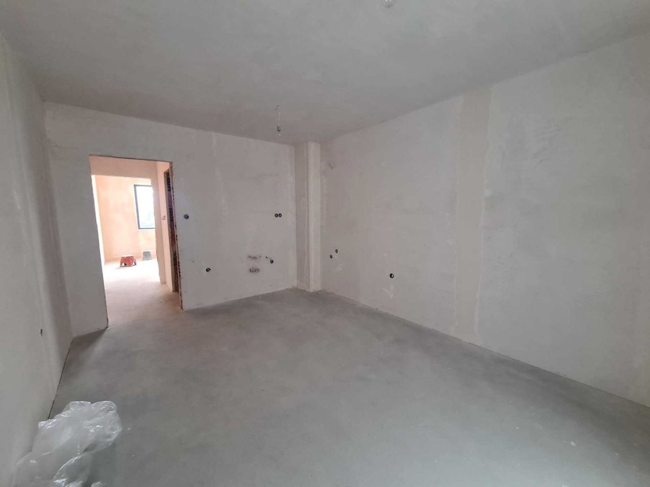 Продава се Многостаен апартамент в Хасково, Овчарски - 107 кв.м за 1245 €/кв.м - Снимка #1