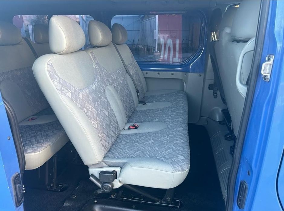 Se vinde opel vivaro 2006 1,9.101cp.a fost adus din Germania.