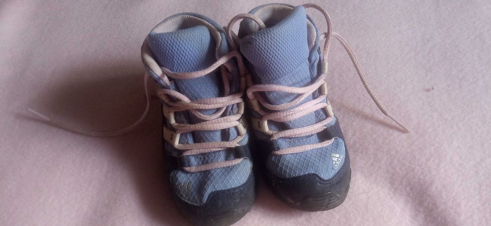 Bocanci adidas 22