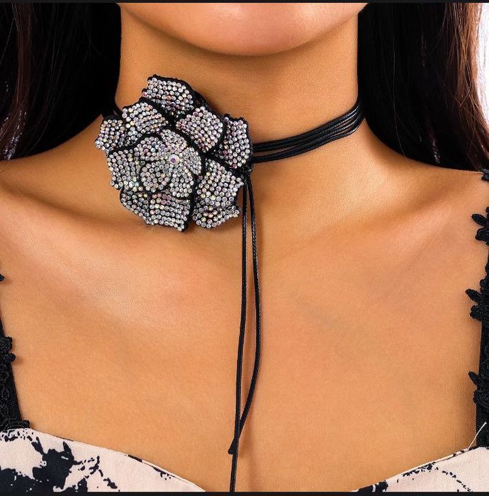 5 видов колье-чокеров и крупная стильная цепь 2 цвета..