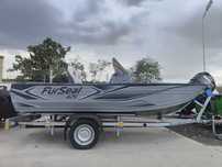 Barca FurSeal 425 pret redus