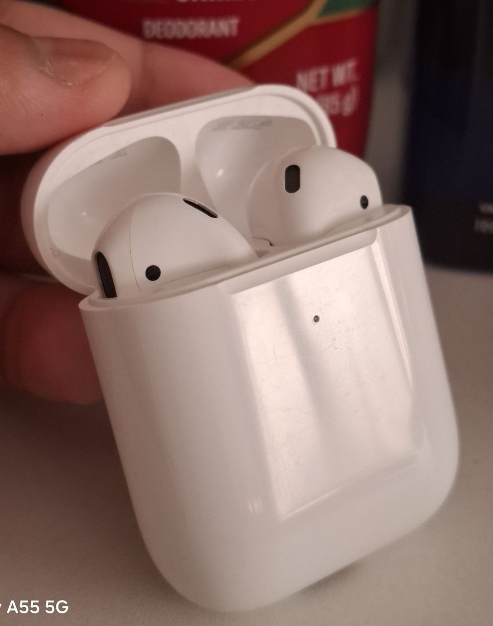 Оригинальные AirPods 2 в отличном состоянии.