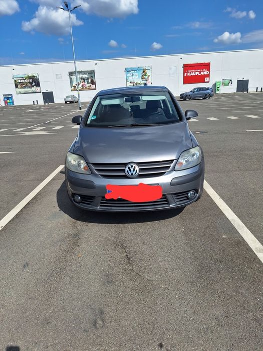 Vînd Golf5 plus 1,6 benzină