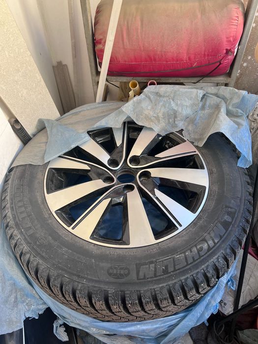 Продам зимнию резину на киа спортэйдж