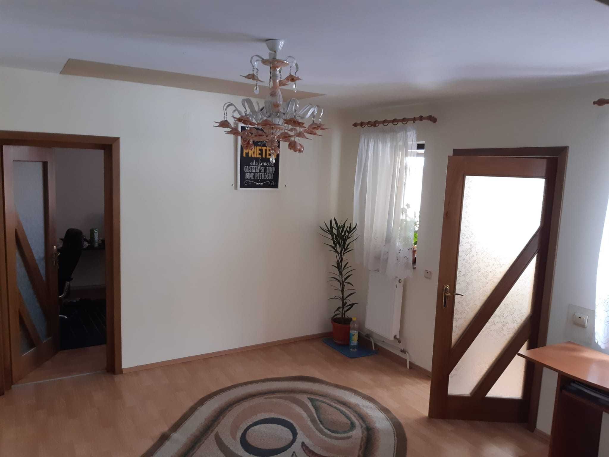 Închiriez garsoniera semi-mobilată si spațiu pentru birouri separat
