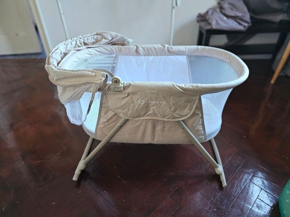 Pătuț pliabil și balansoar Kinderkraft
Stare foarte bună.