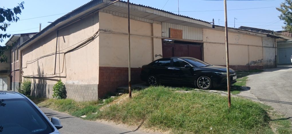 Labzakda Quadro restorani to'g'risida uy sotiladi