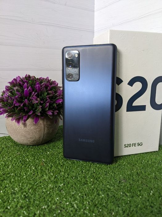 Samsung S20 FE 128gb идеальный