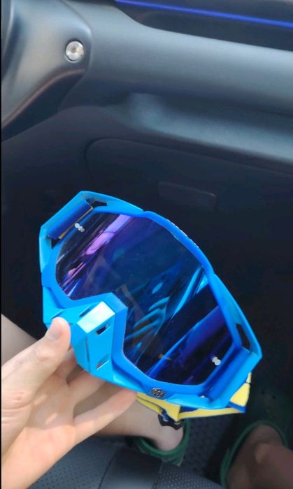 Маска 100%. Без царапин