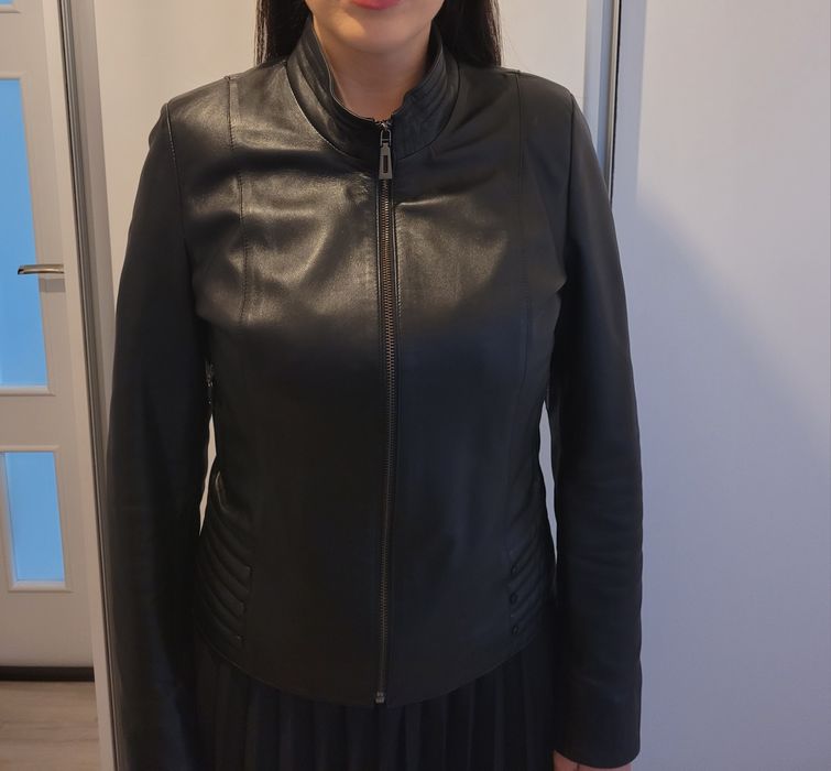 Vând Geaca de piele