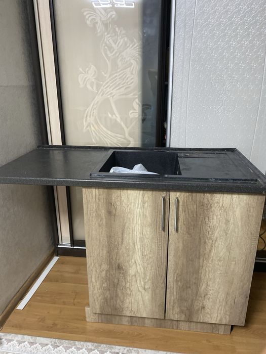 Продам кухонный шкаф с мойкой