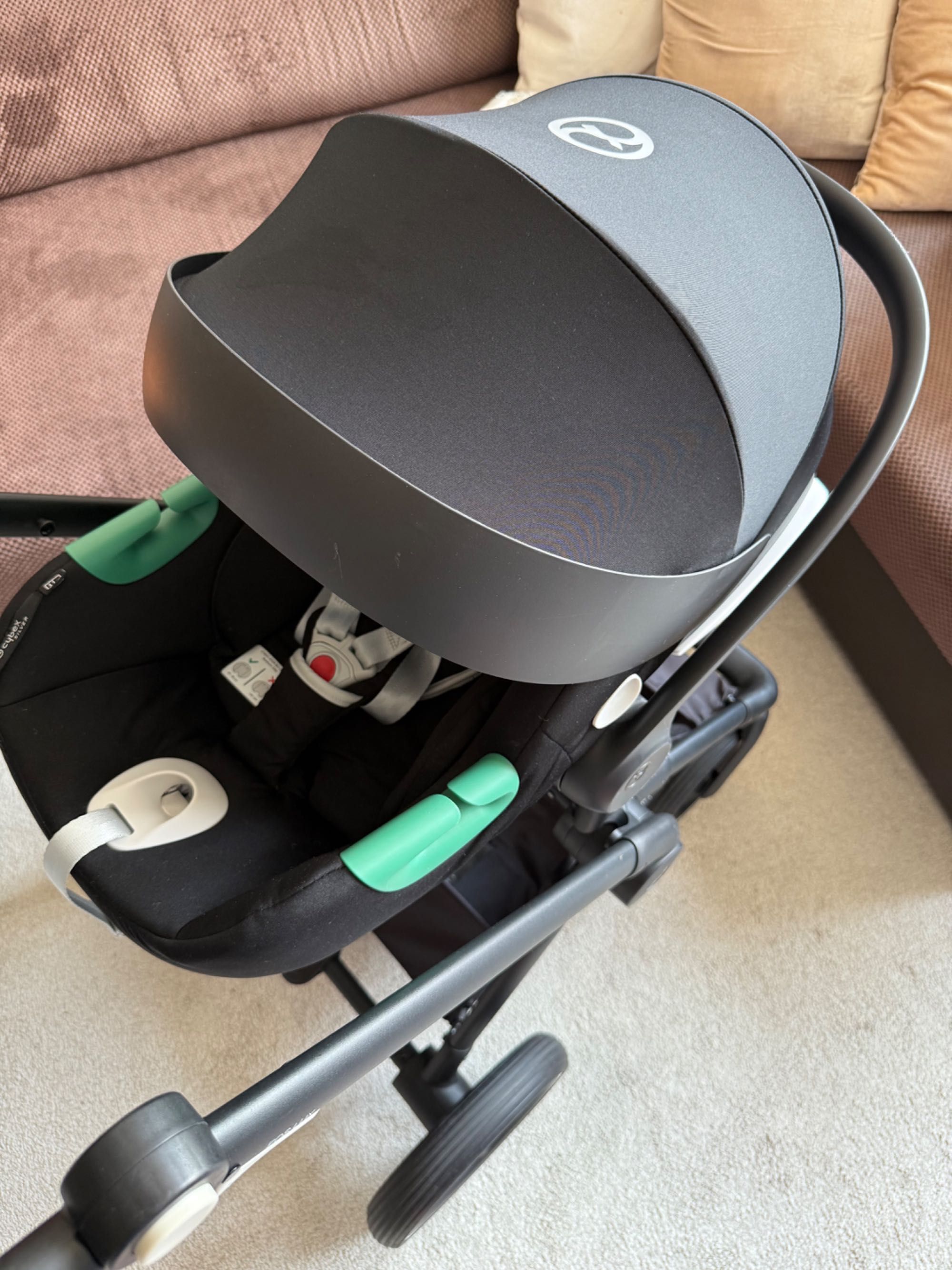 Бебешка количка 3 в 1 Cybex Gold EOS LUX с кош Aton B2 Moon Black