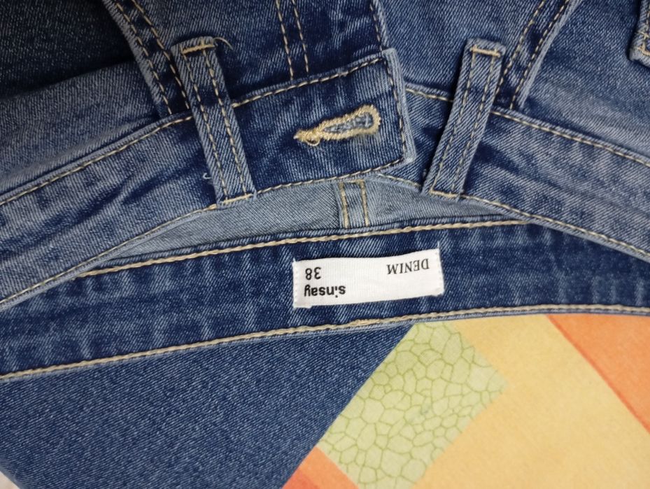 Blugi evazați Pull & Bear și Sinsay