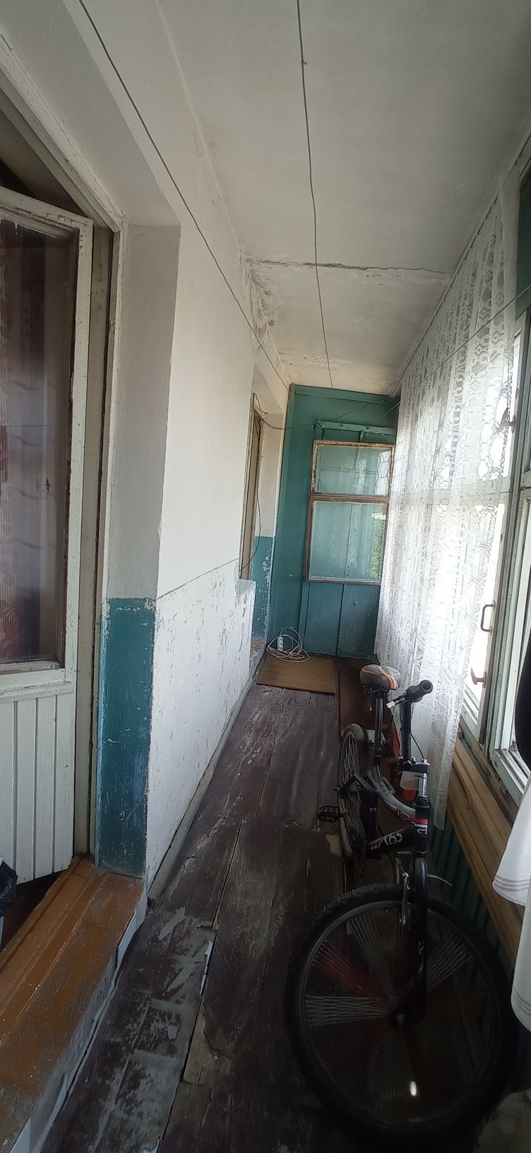 Продам просторную 3-х комнатную картиру рядом с метро Матонат