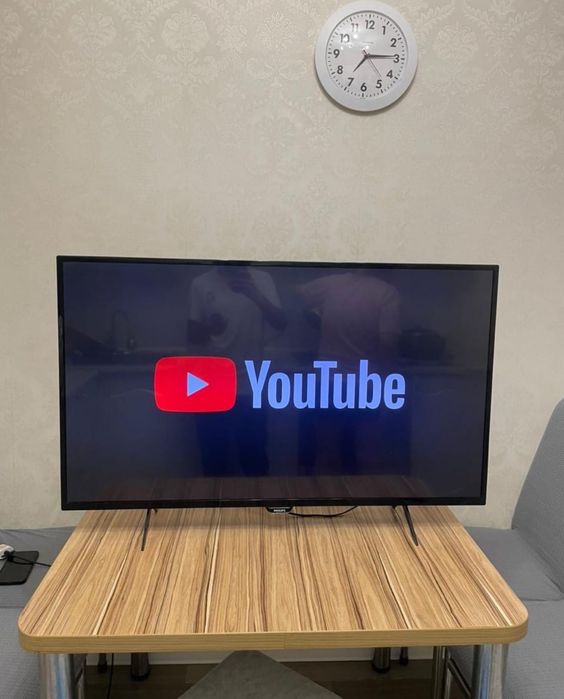 Смарт телевизор Philips 81 см WiFi YouTube