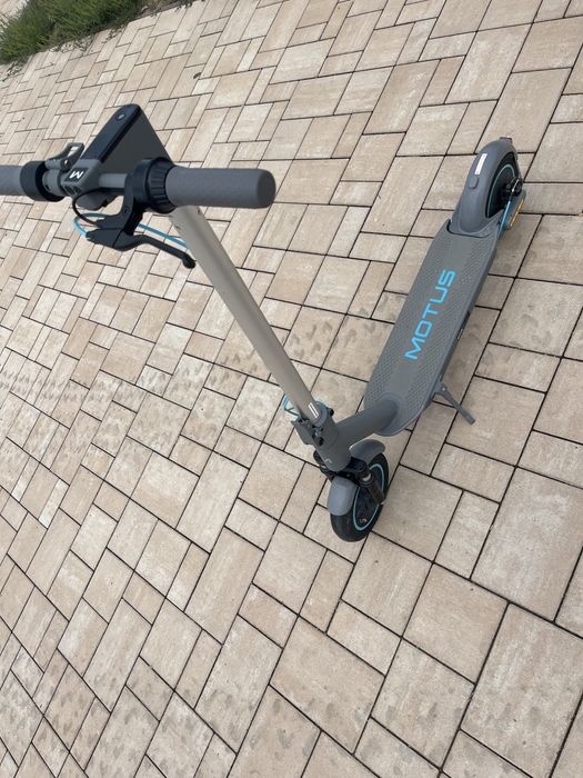 Trotineta electrica Motus Scooty 10” Plus