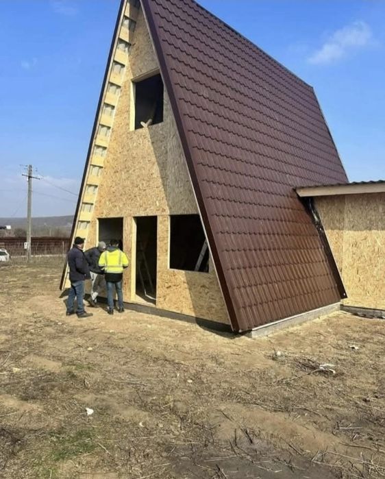 Vand cabane de locuit sau de vacanta