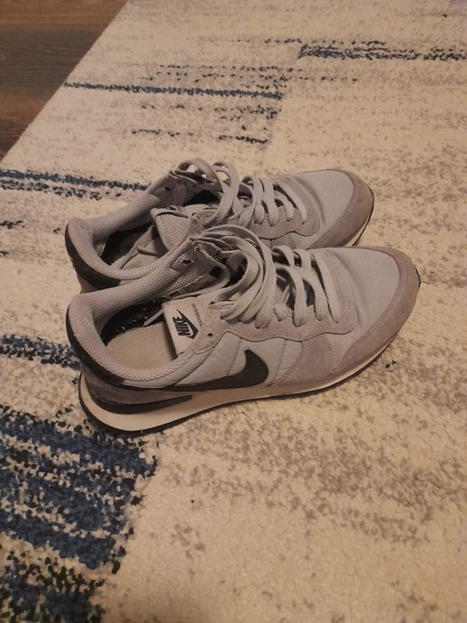 Vând Adidasi Mărimea 36