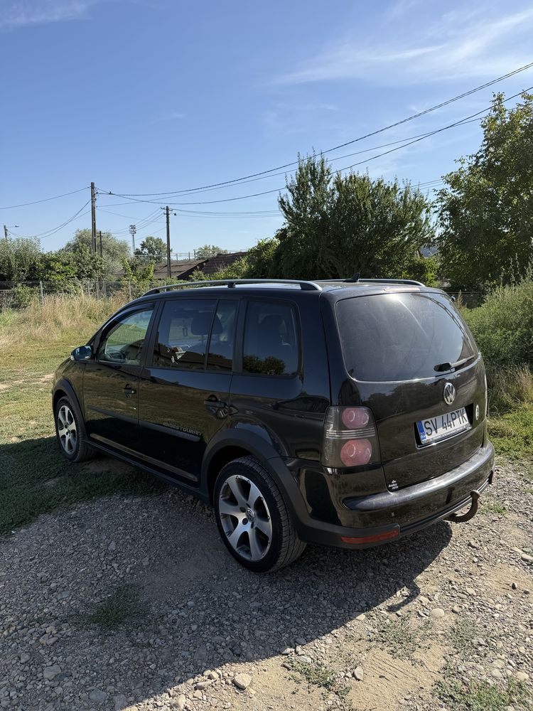 Volkswagen Cross Touran