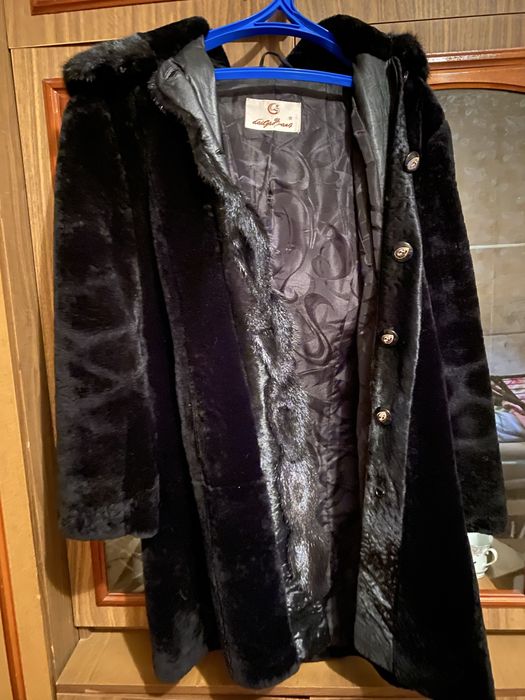 Пррдам срочно шубу