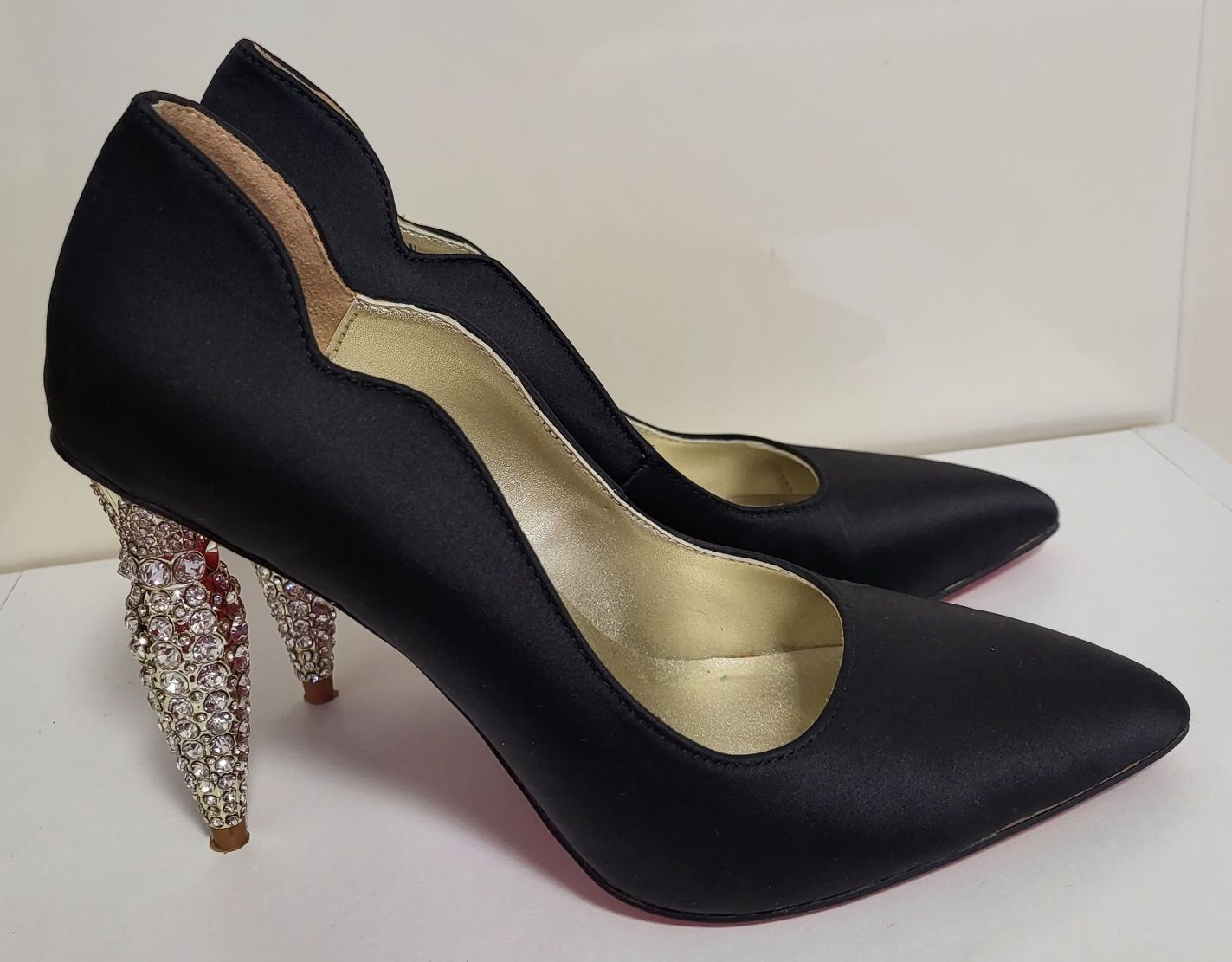 Pantofi negri satin stiletto piele naturala talpa roșie