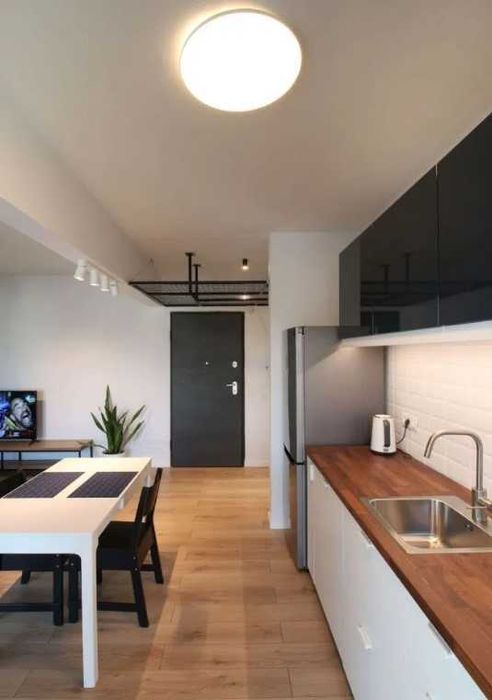 Дава се под наем Двустаен апартамент в Пловдив, Остромила - 58 кв.м за 270.3 € - Снимка #1