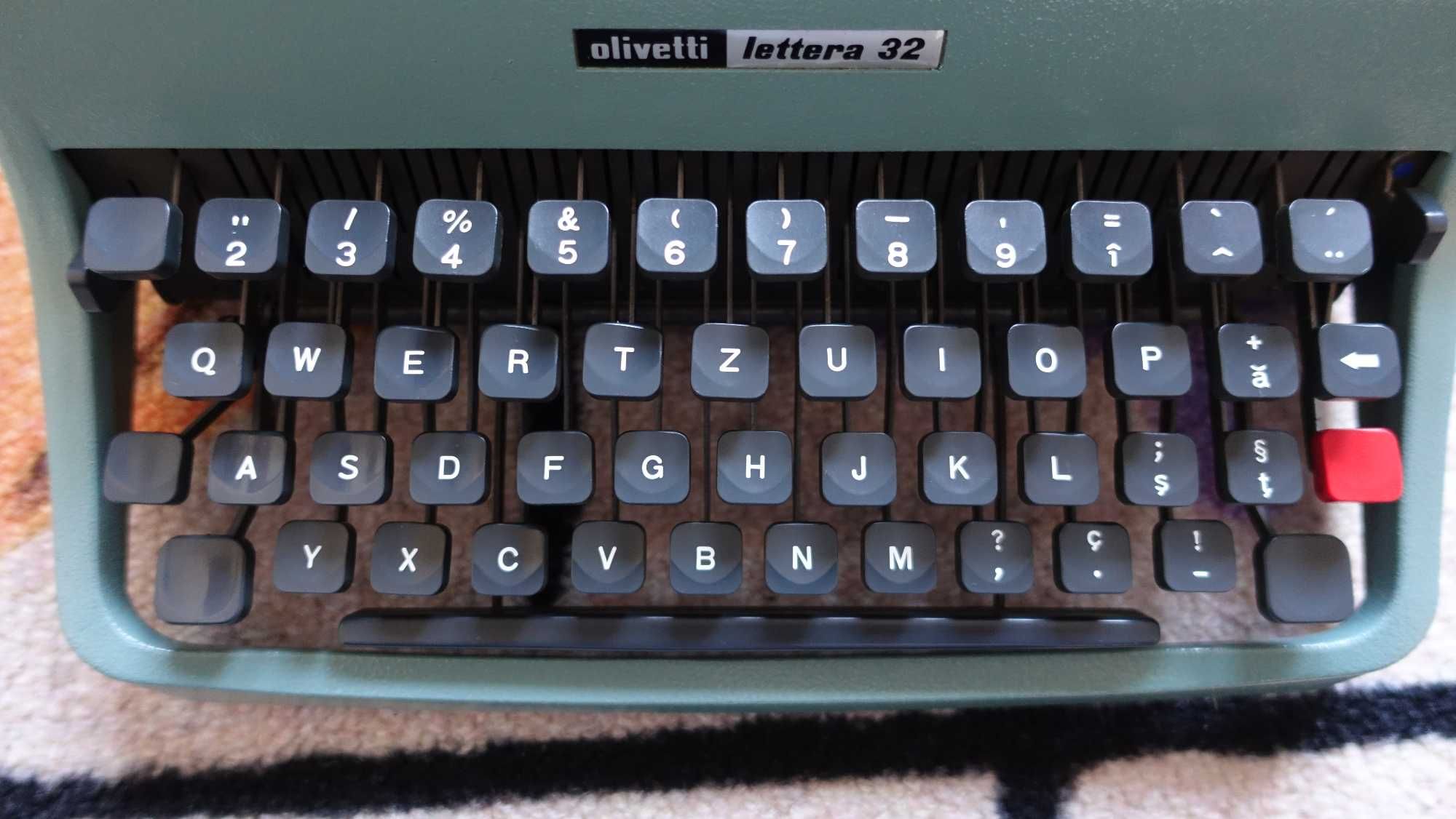 Masina de scris Olivetti Lettera 32 - Perfecta cu diacritice romanesti