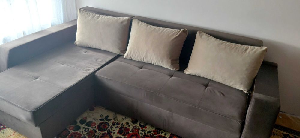 Разтегателен ъглов диван