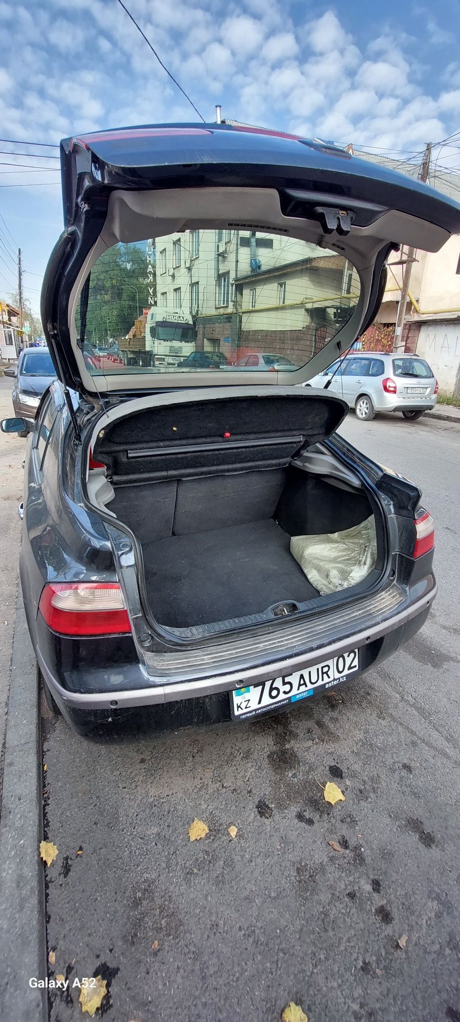 Renault laguna продам машину