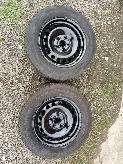 Set roti iarna 195/65R15 si capace