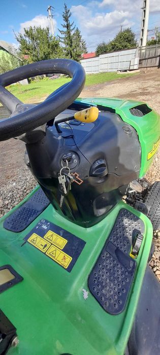Tractoras de tuns iarba JOHN DEERE L 107