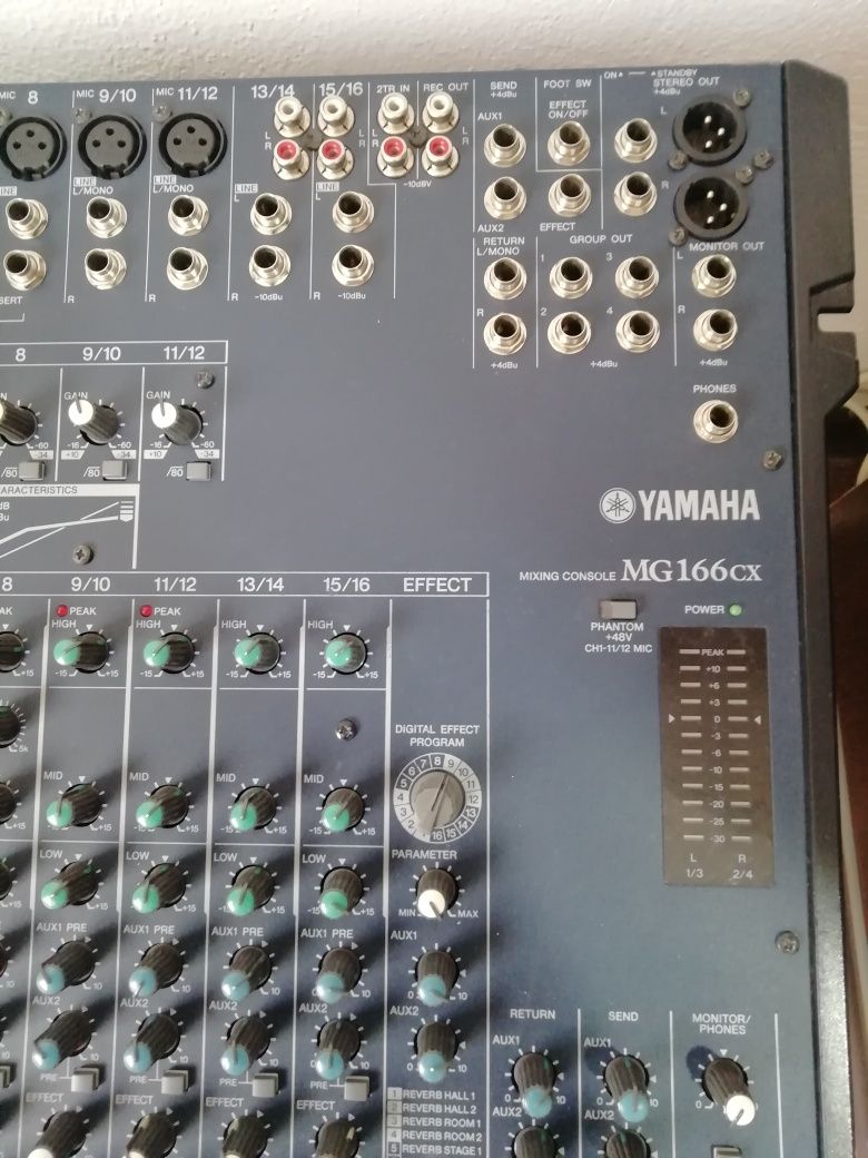 Mixer Yamaha în stare foarte bună