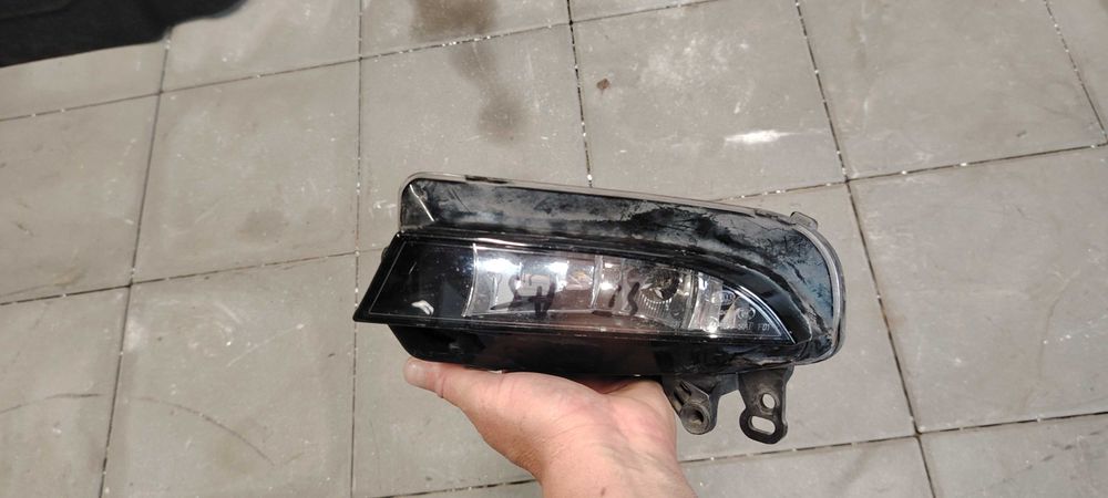 proiector stanga audi a4 b8 facelift 2013