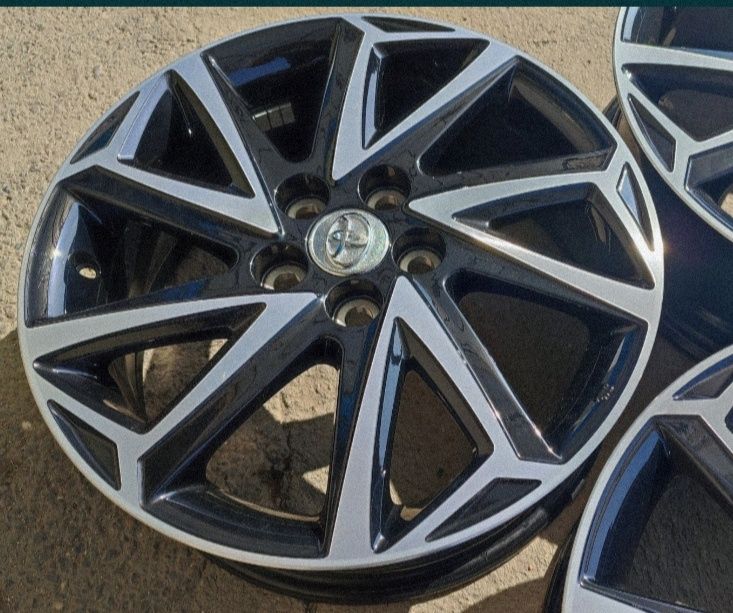 16" оригинални алуминиеви джанти за Toyota Yaris hibrid/Prius.