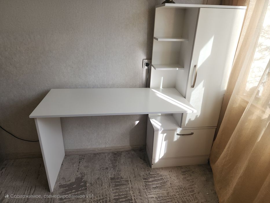 Письменный стол в отличном состоянии