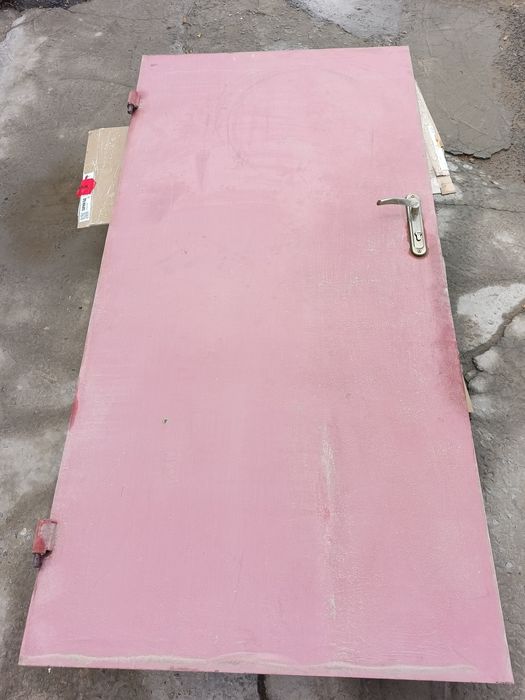 Продам железную дверь утепленная!